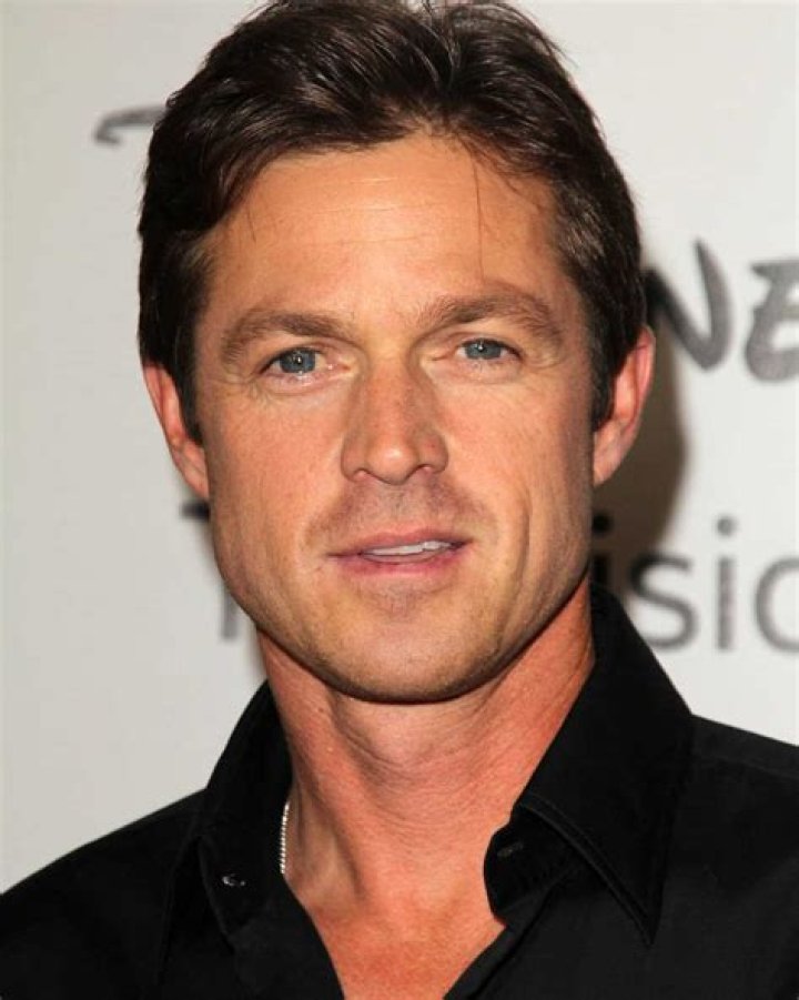 Eric Close Biography, Age, Height & Wife mrDustBin