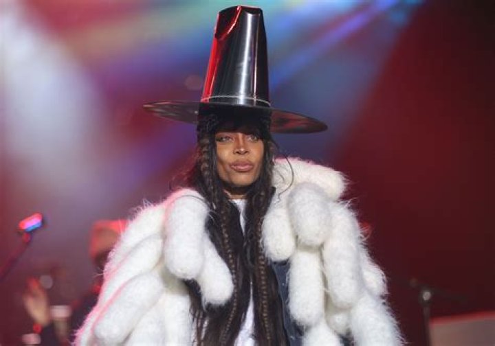 Erykah Badu On & On (Music Video 1997) IMDb