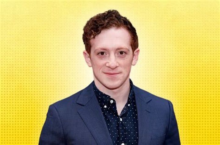 Ethan Slater Height, Weight, Age, Girlfriend, Family, Biography