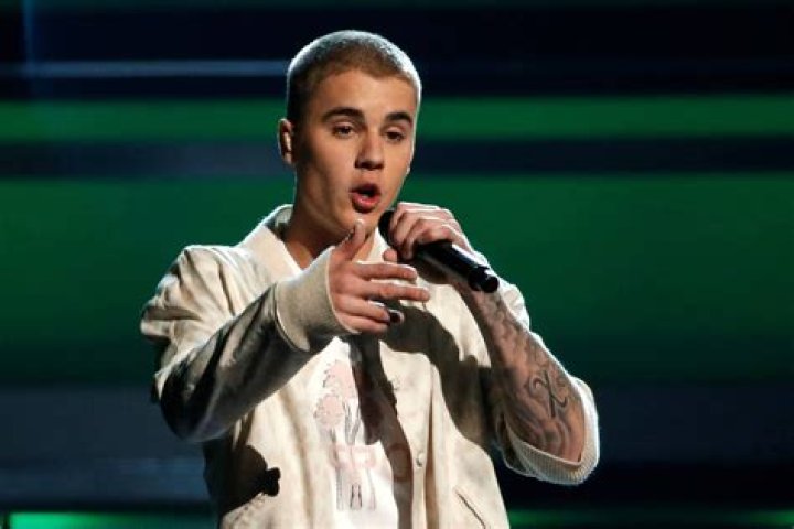 F5 Celebridades Justin Bieber e Hailey querem processar cirurgião