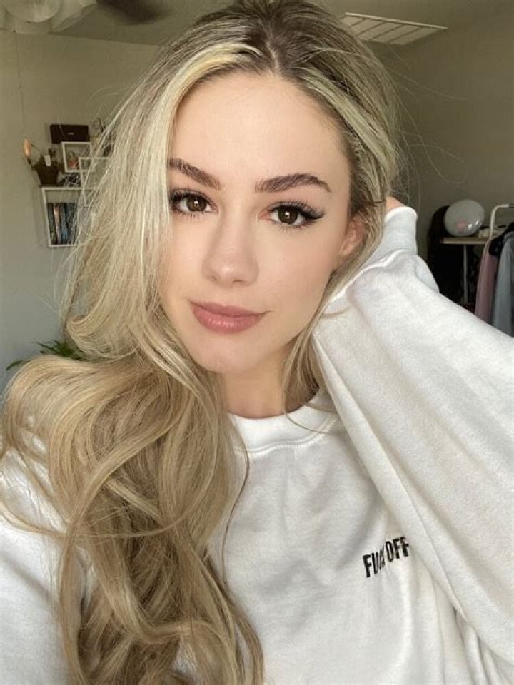 Famous Streamer LuluLuvely Cant Find A Boyfriend Men's