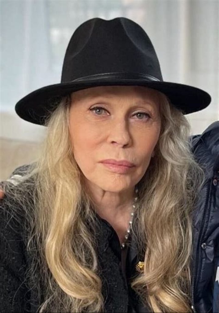 Faye Dunaway Height, Age, Body Measurements, Wiki