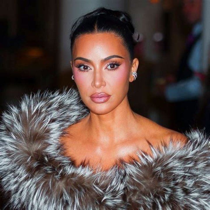 FileKim Kardashian 2, 2012.jpg Wikipedia
