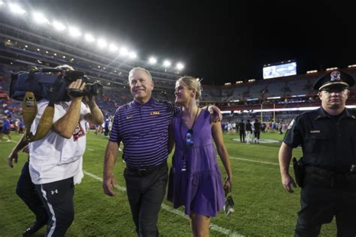 Football World Reacts To Brian Urlacher's Son's Recruiting Announcement