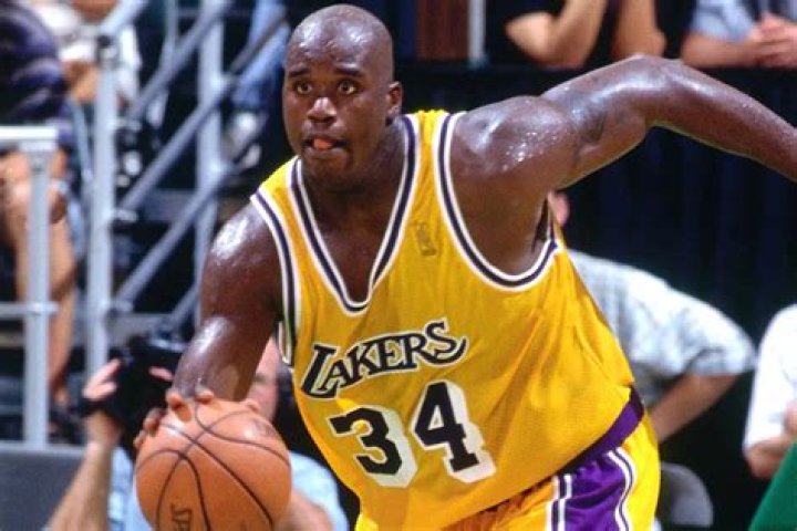 Former Lakers Star Shaquille O&rsquo;Neal to Be Honored With Bronze Statue