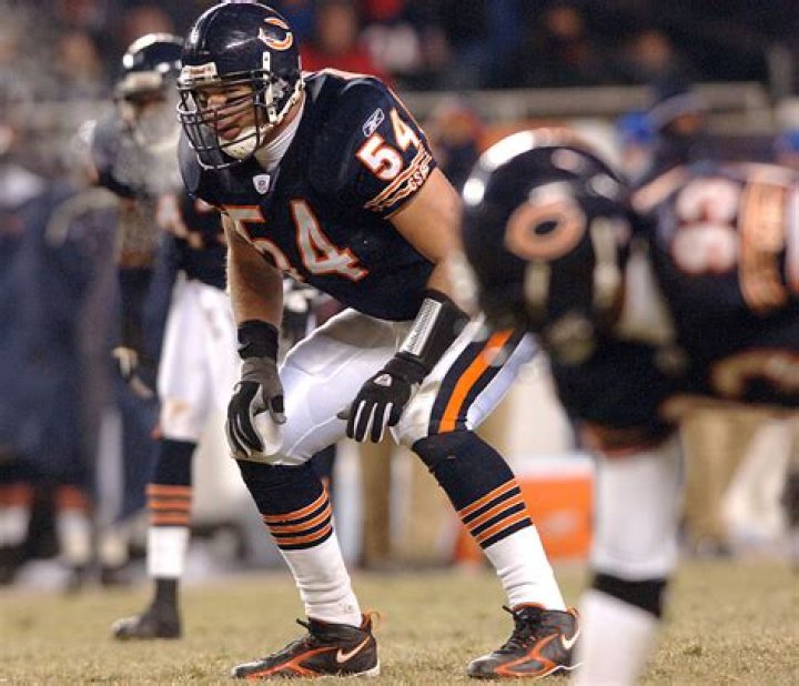 Former NFL Player Brian Urlacher's Baby Mama Is Suing Him For 125