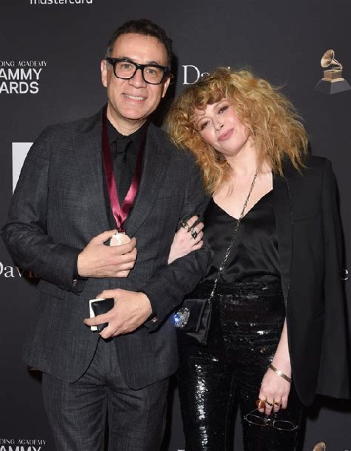 Fred Armisen and Natasha Lyonne Are One Cute Emmys Couple! E! Online