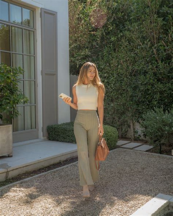 Get to Know Lauren Ireland, CoFounder of Summer Fridays
