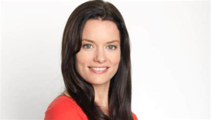 Gina Holden Pel&iacute;culas, Edad y Biograf&iacute;a