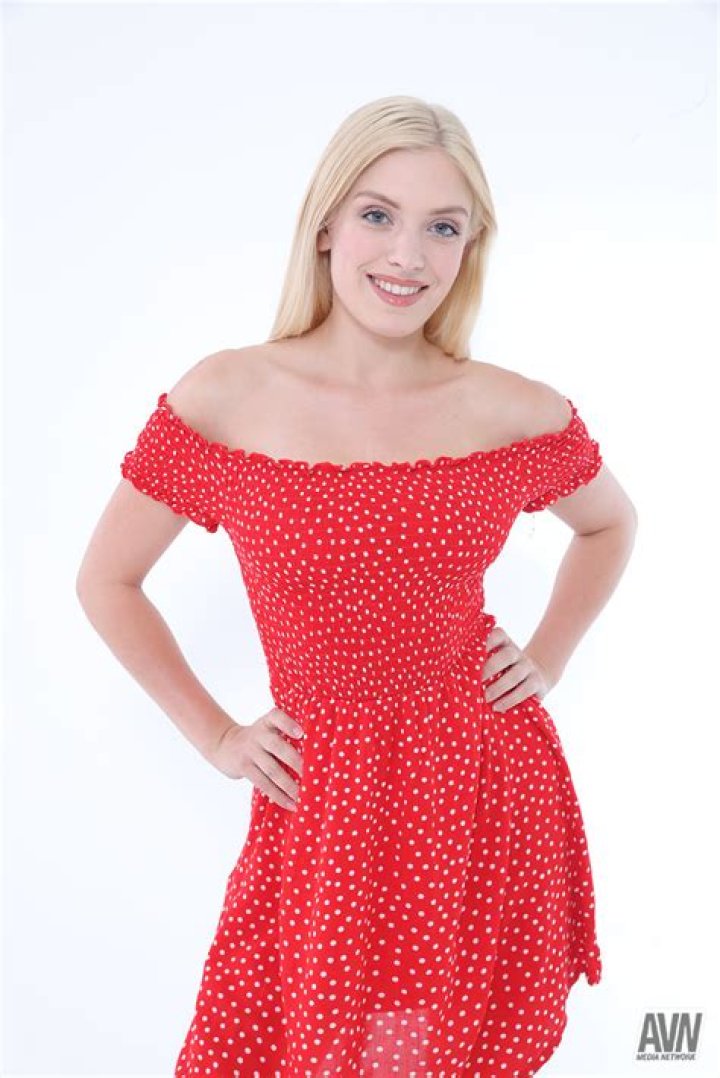 Giselle Palmer in a poka dot dress MyConfinedSpace