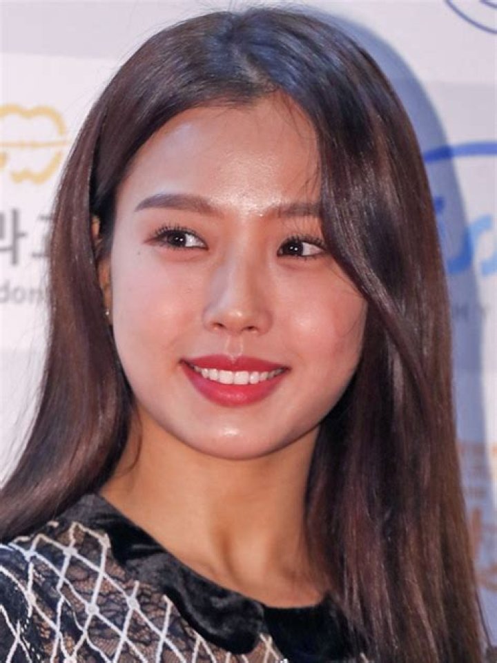 Go MinSi Biography, Height & Life Story Super Stars Bio