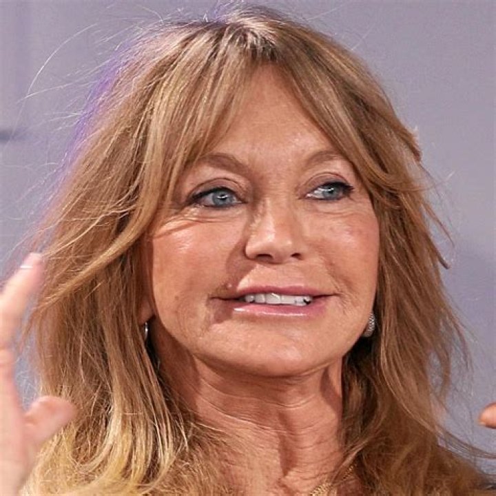 Goldie Hawn Bio, Net Worth, Height, Facts Dead or Alive?