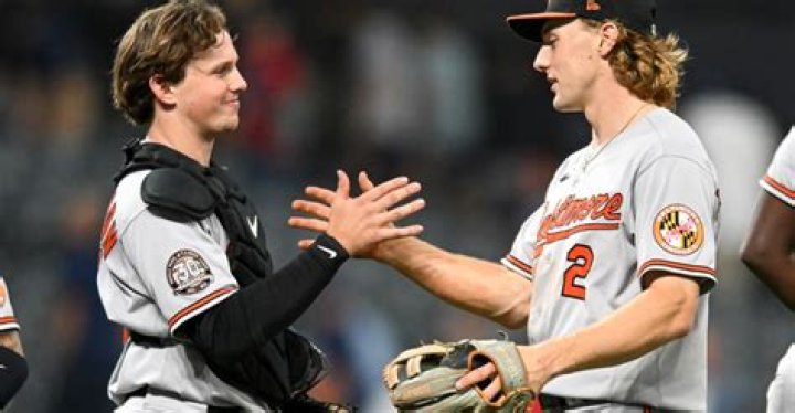 Gunnar Henderson homers in his MLB debut as the Orioles down the