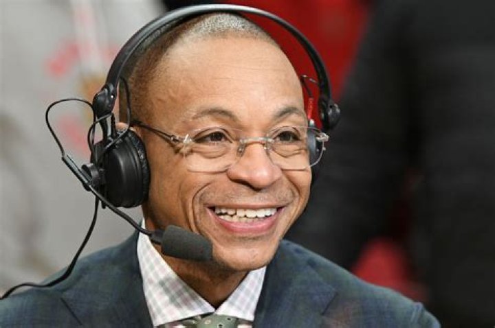 Gus Johnson Returning To The NFL This Season Battle Red Blog