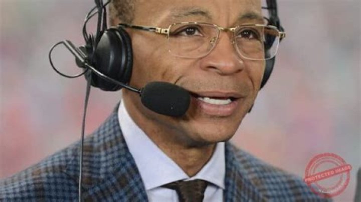 Gus Johnson (Sportscaster) Bio, Age, FOX Sports, Wife, Salary, Net Worth