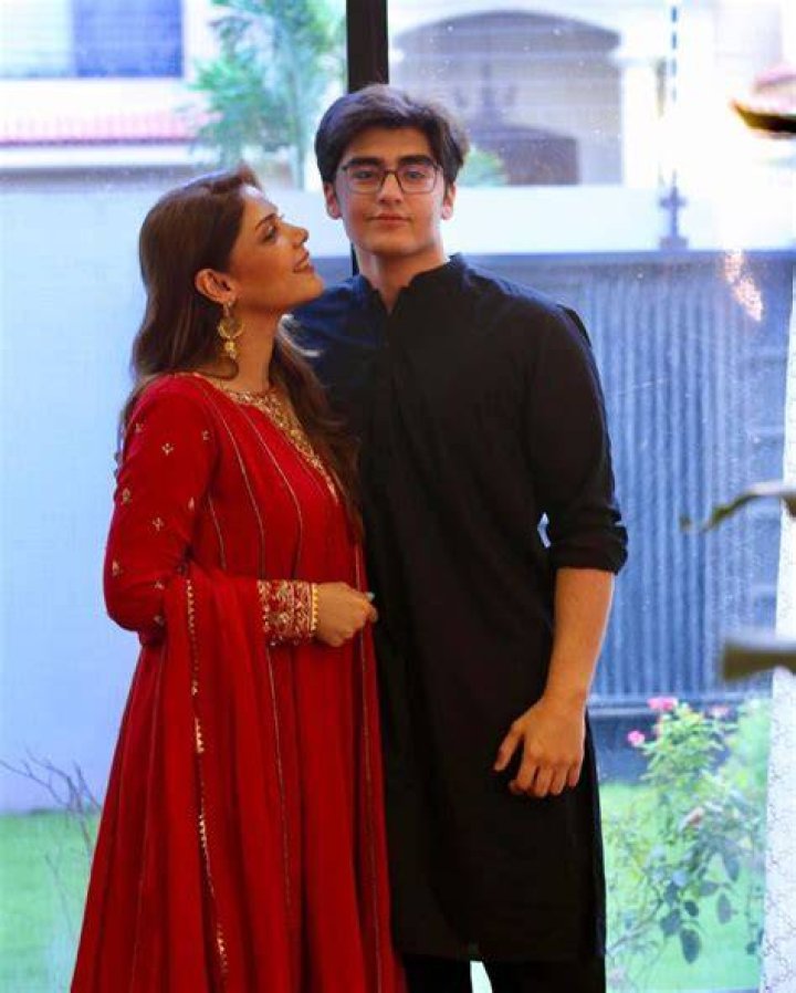 Hadiqa Kiani celebrating EidulFitr with her adopted child, See pics
