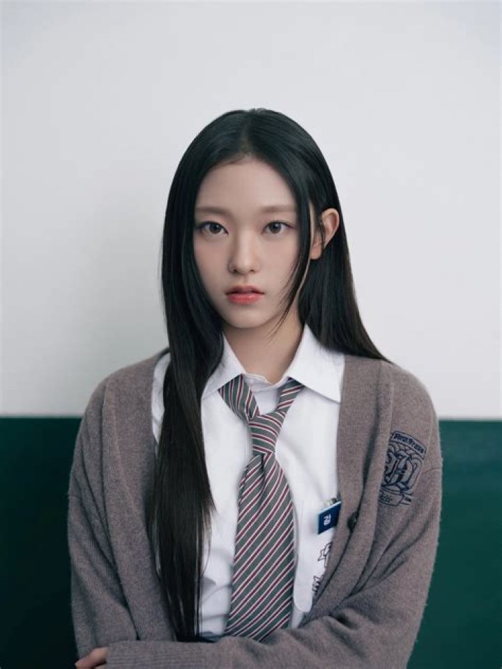 Haerin (NewJeans) Wiki, Boyfriend, Height, Age, Family, Biography