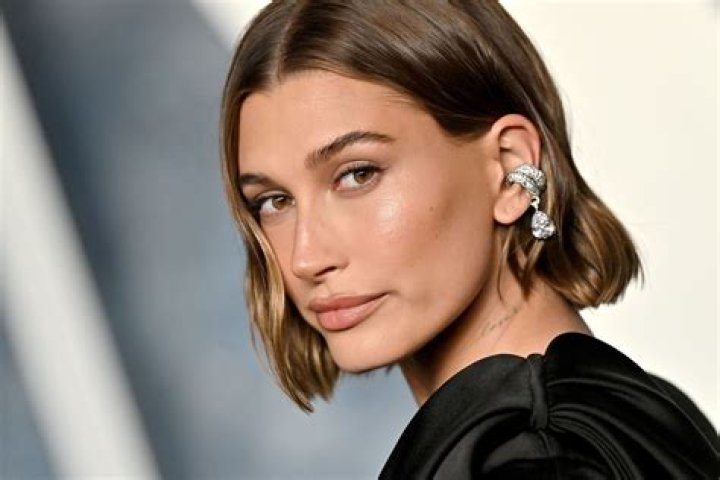 HAILEY BIEBER SHAVED HER HEAD!?!?! WOW YouTube