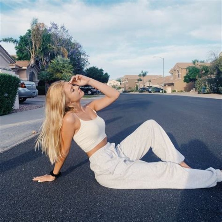 Hailey Sigmond Bio, Facts, Family Life, Trivia
