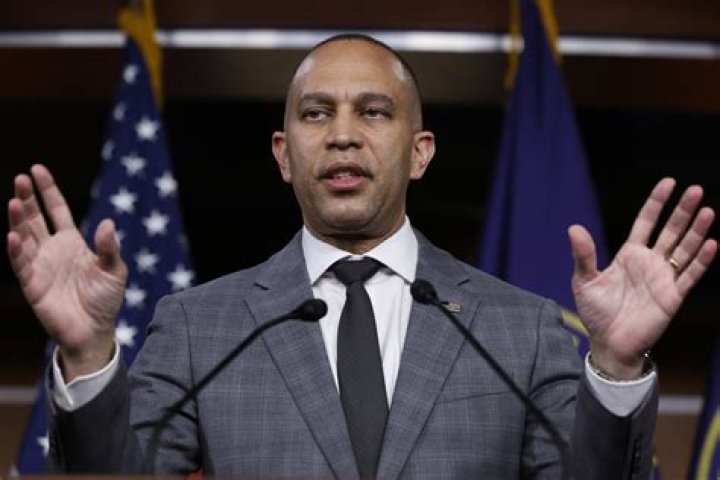 Hakeem Jeffries’ Wife, Kennisandra Jeffries 5 Fast Facts