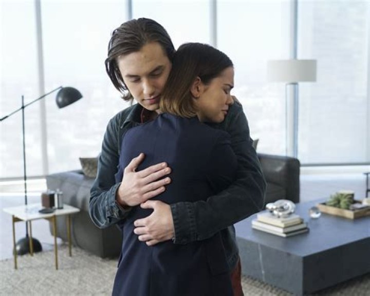 Hayden Byerly Returns in New Photos from Good Trouble &ldquo;Clapback