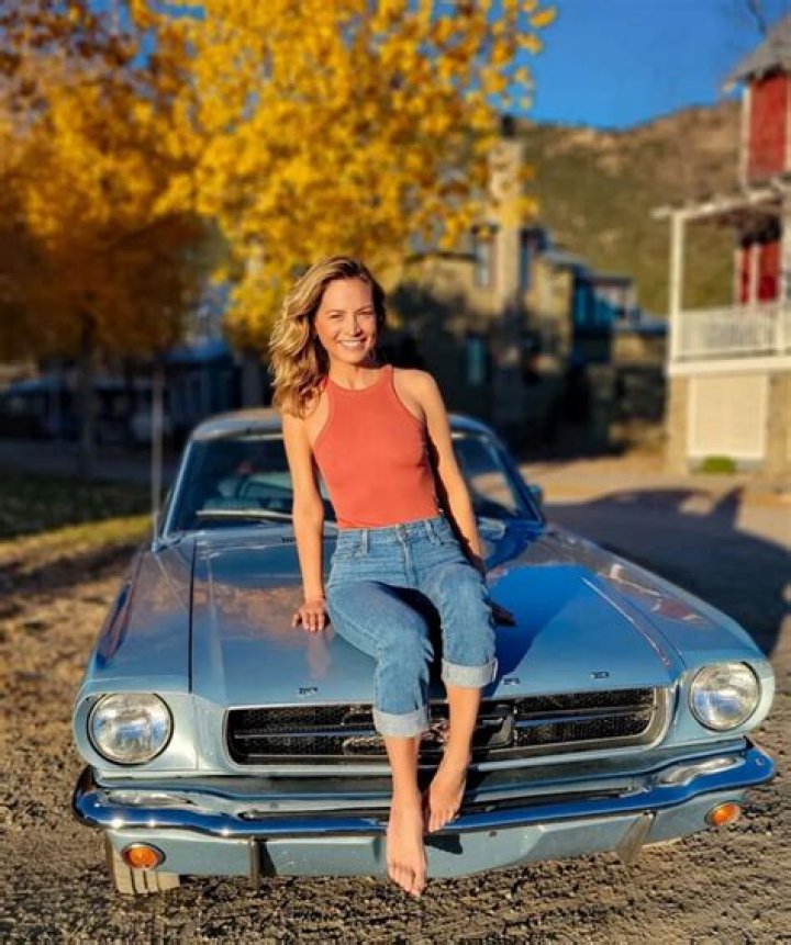 Heather Storm Biography, Age, Wiki, Height, Weight, Boyfriend, Family