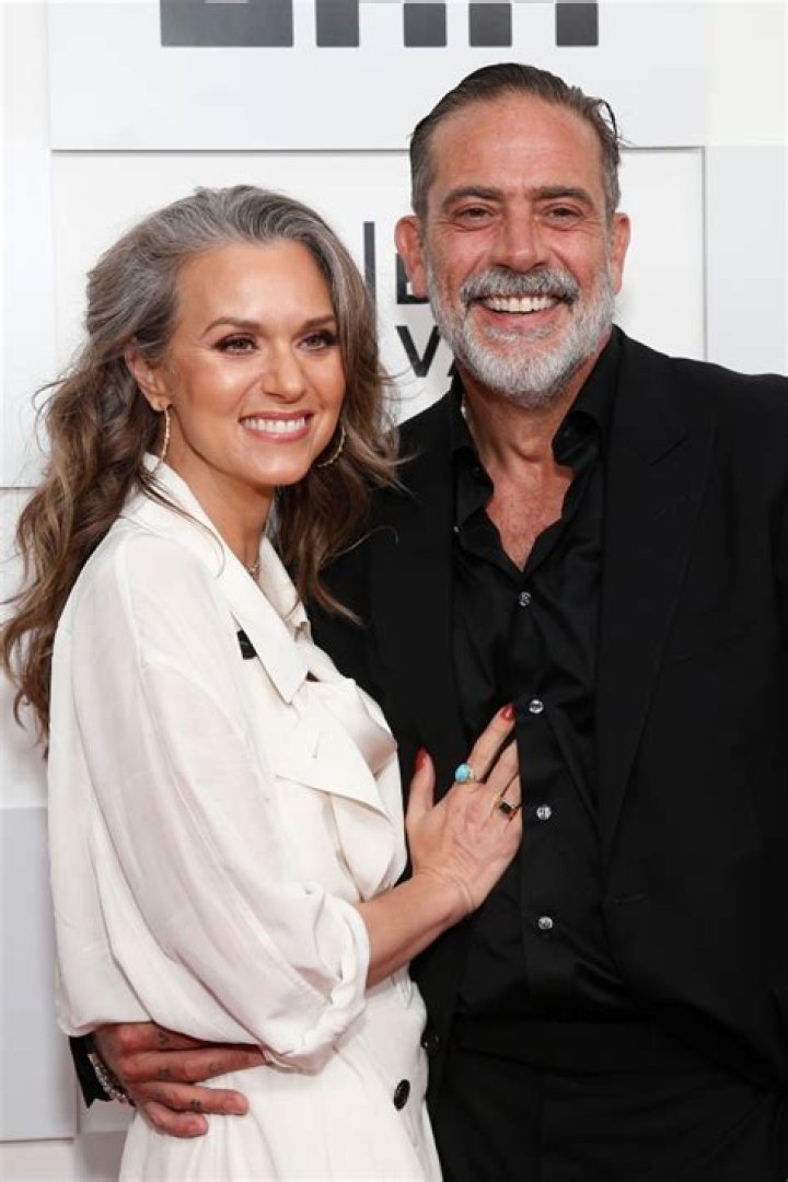 Hilarie Burton et Jeffrey Dean parents d'un petit gar&ccedil;on Purebreak