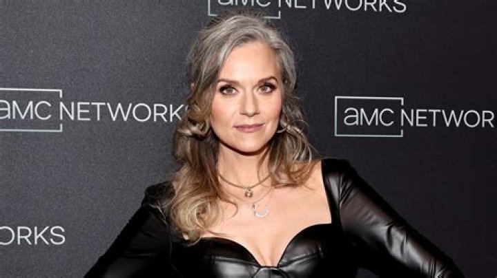 Hilarie Burton's WikiBio Worth,Wedding,Married,Marriage