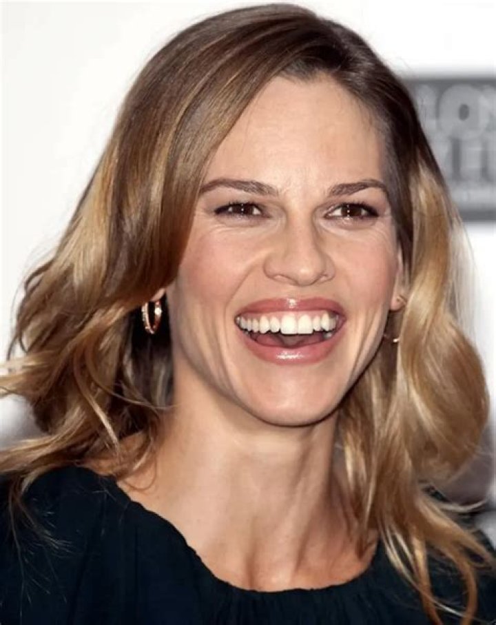 Hilary Swank celebrity účes HappyHair