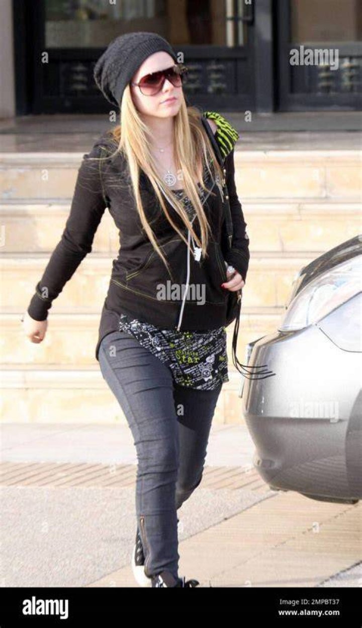 Hills Freak Avril Lavigne & Brody Jenner Out & About in Malibu