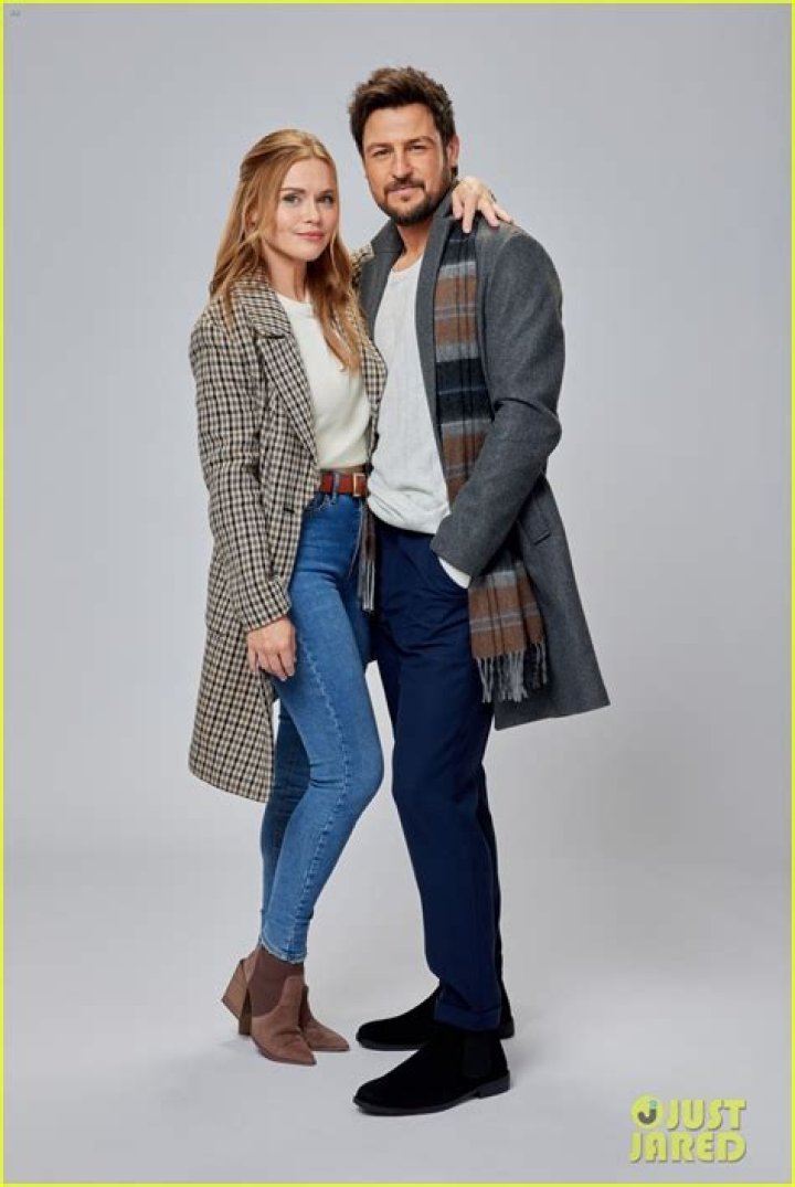 Holland Roden and Tyler Hynes Preview Time for Him to Come Home for