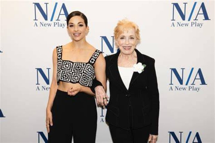 Holland Taylor Age, Height, Net Worth, Husband, Career