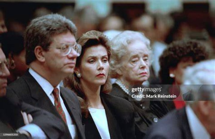House Banking Committee hearing on Watergate Incident / WKL. Library