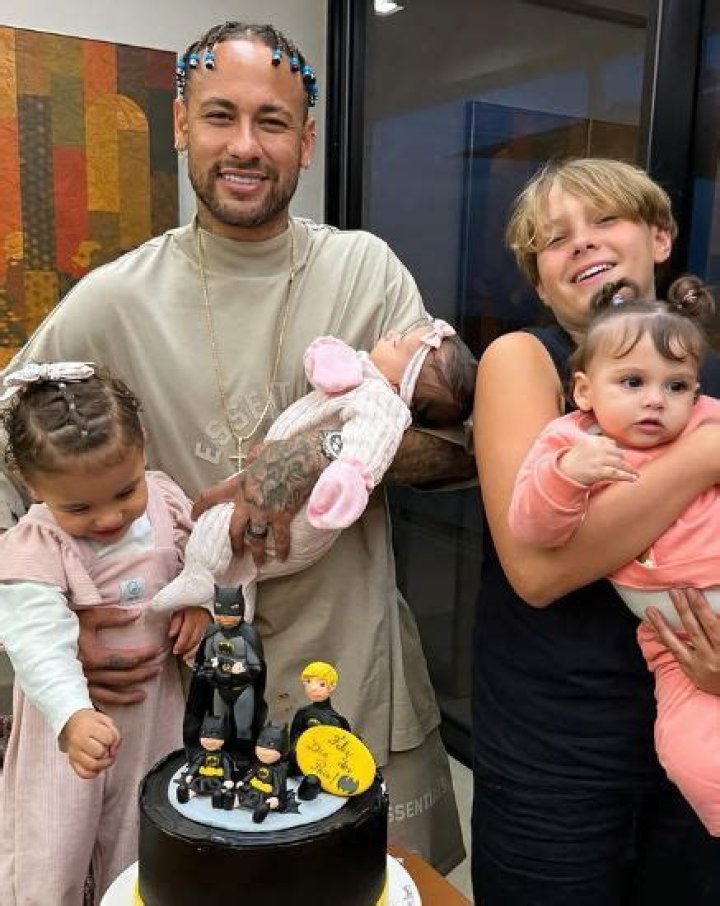 How many kids does Neymar have?