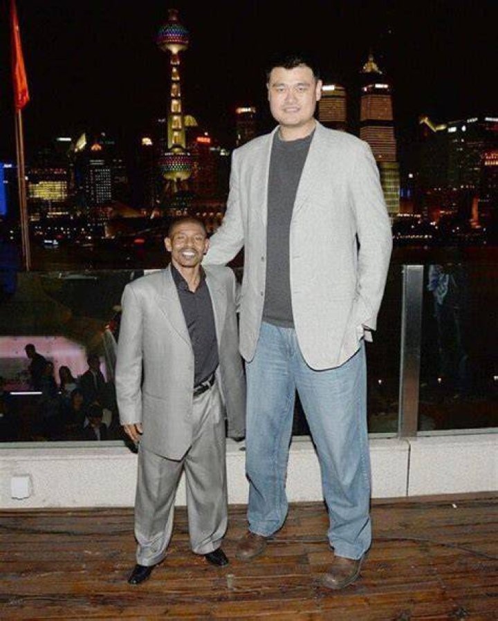 How Tall is Yao Ming? F N T