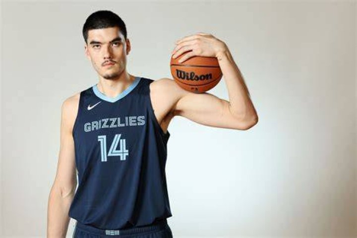 How Tall Is Zach Edey's Dad