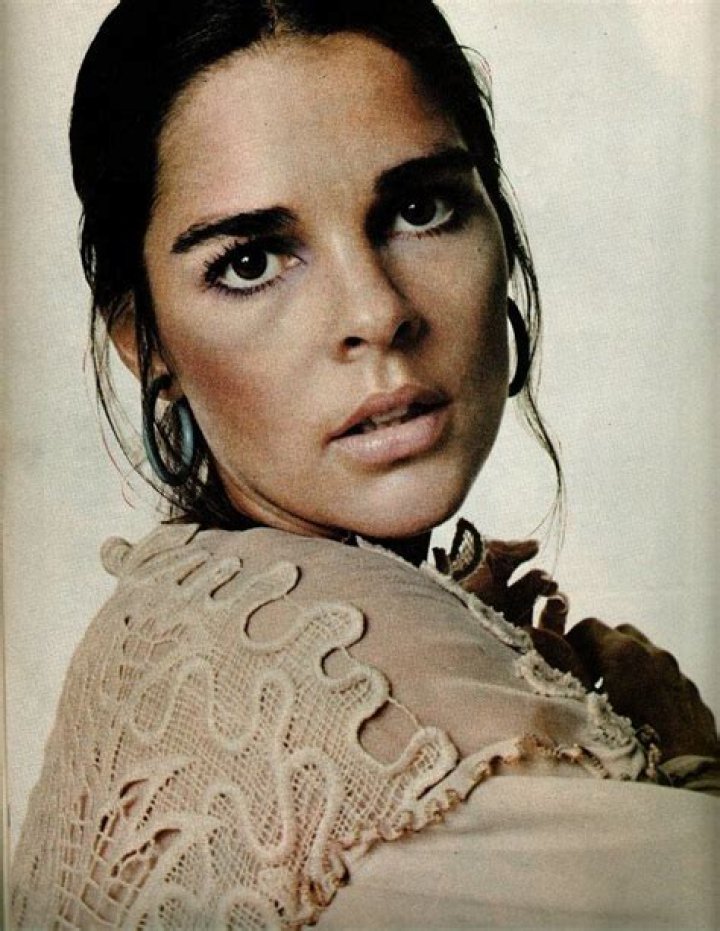 Image result for ali macgraw house santa fe Adobe home, Cottage room
