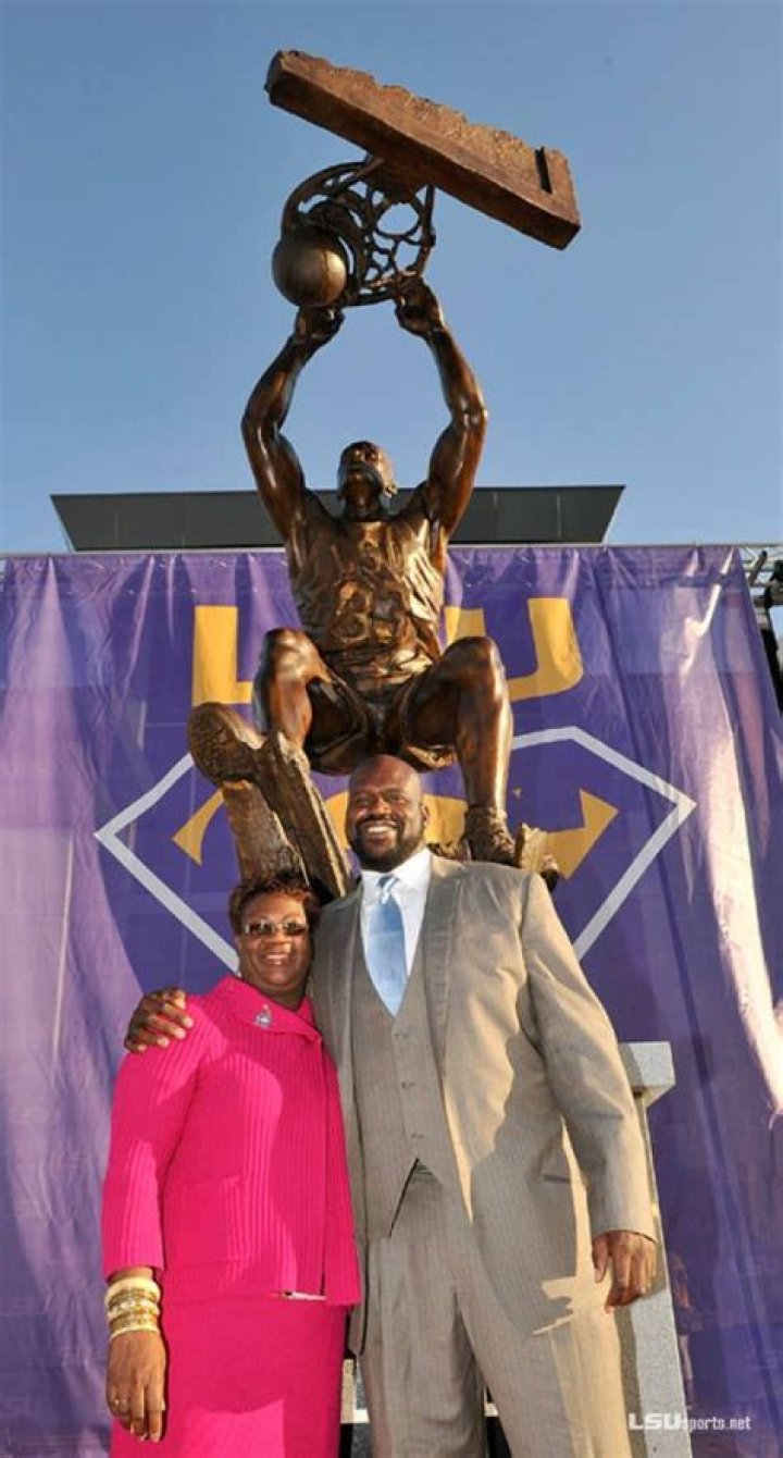 Image result for shaq statue lsu Shaquille O'neal, Lsu, Statue
