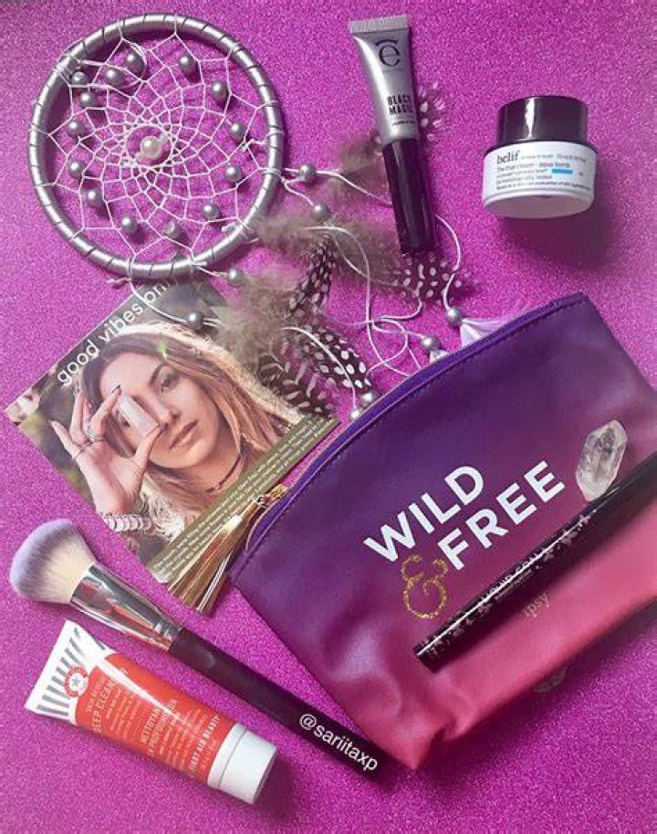 IPSY Care on Twitter "Please follow and Direct Message (DM) me so I