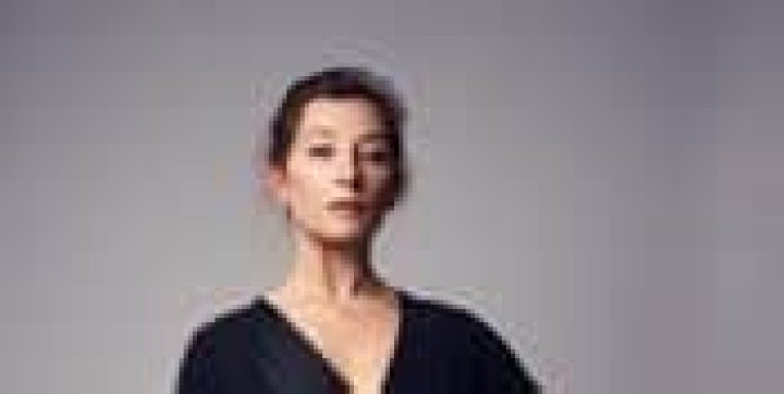 Is Isidora Goreshter married? Nationality, Net Worth, Family