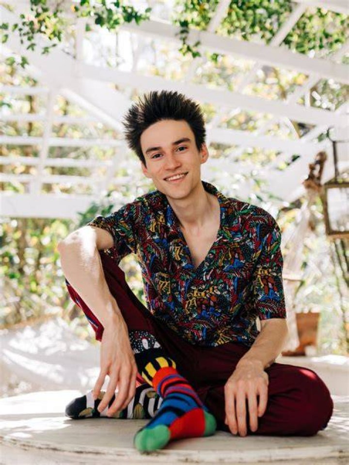 Is Jacob Collier Gay Or Does He Have Girlfriend? Partner