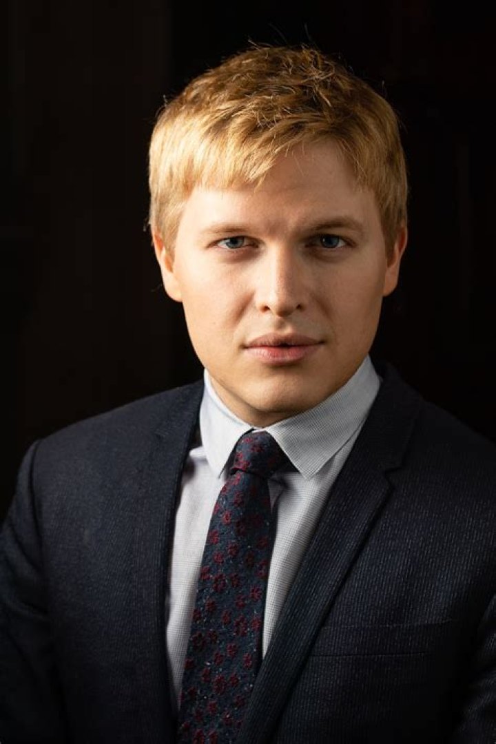 Is Ronan Farrow, a Pulitzer Prizewinning journalist, wed to his