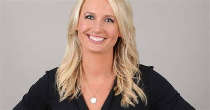 Is Sarah Kustok Married? Her Bio, Net Worth, Husband, Height, Mother