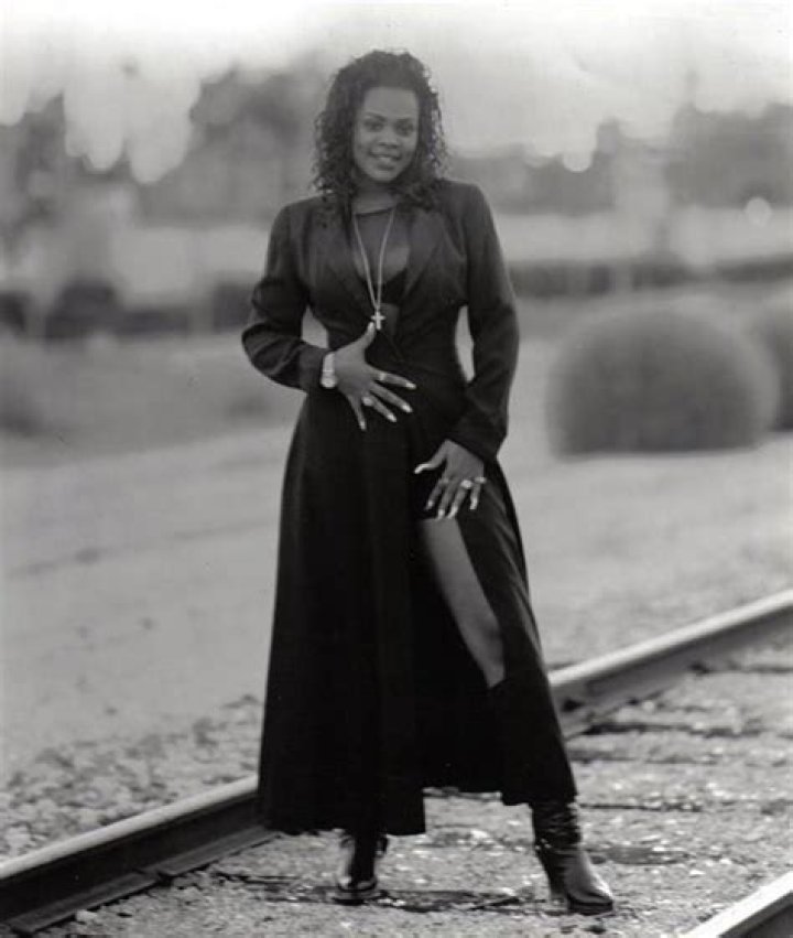 Is Singer Jewell Caples Dead Or Still Alive? As Death Rumors On Twitter