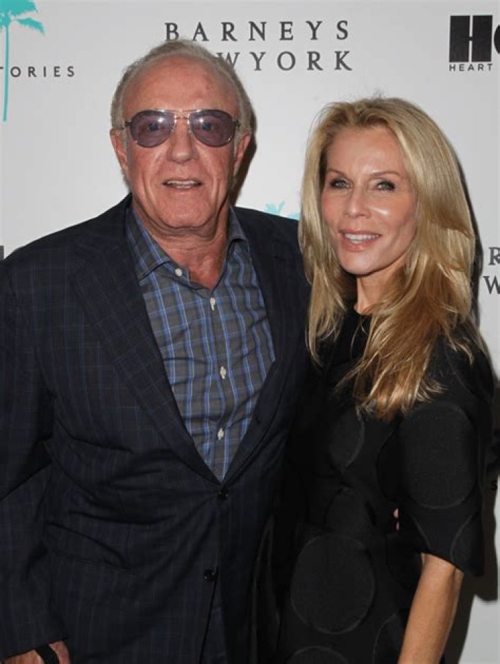 Is Tara A. Caan Married? Bio Age, Family, Parents, Brothers, Husband