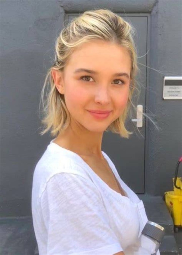 Isabel May Wiki 2022 Biography, Age, Height, Net worth, Boyfriend