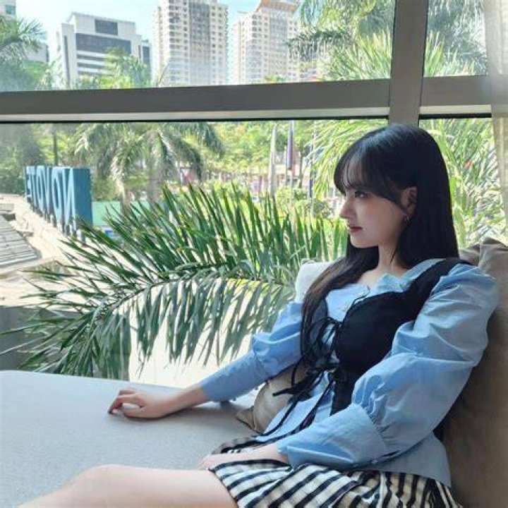 IVE LIZ (리즈) on Instagram &ldquo;211207 📸 LIZ 1st Single Album [ELEVEN
