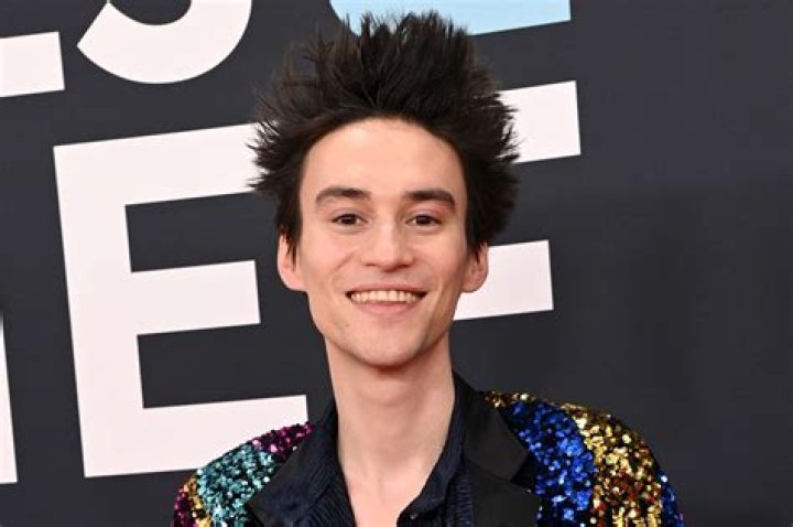 Jacob Collier Shares &lsquo;Never Gonna Be Alone&rsquo; Ft. Lizzy McAlpine