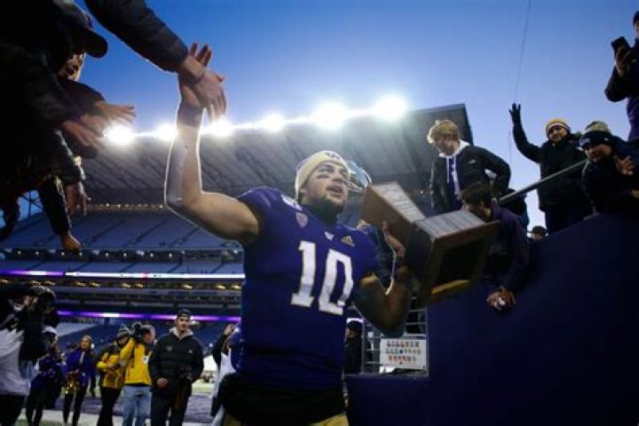 Jacob Eason Enters NFL Draft