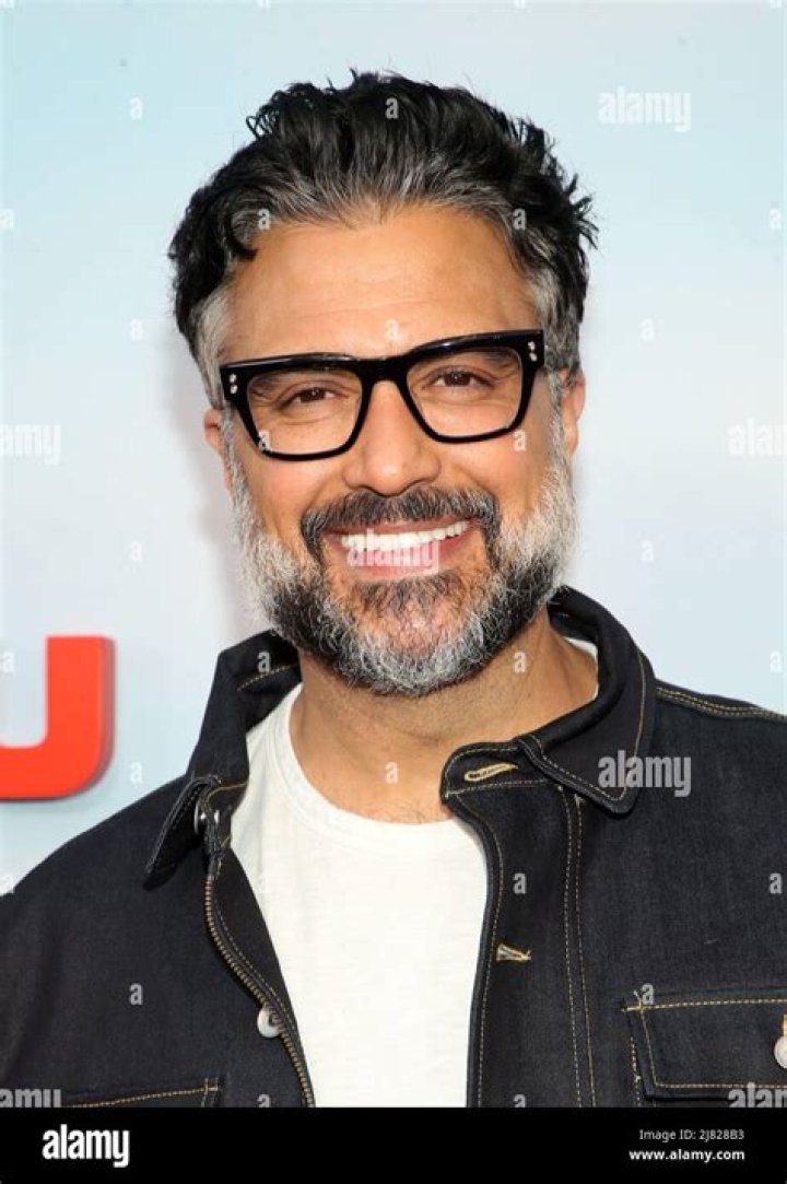Jaime Camil Biography, Height & Life Story Super Stars Bio